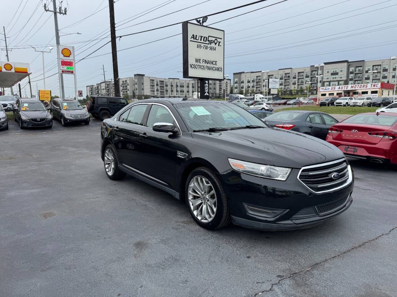 2013 FORD Taurus