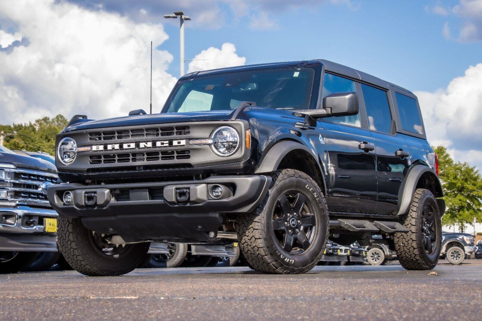 2023 FORD Bronco