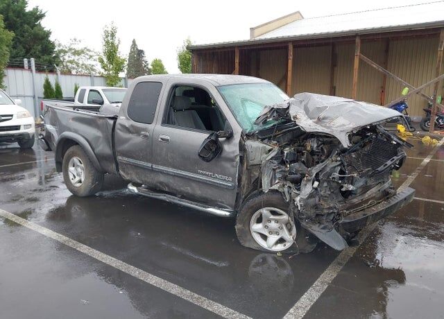 2004 TOYOTA Tundra