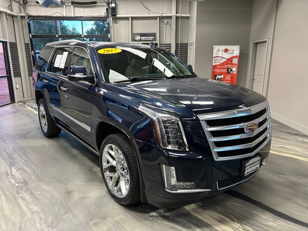 2017 CADILLAC Escalade