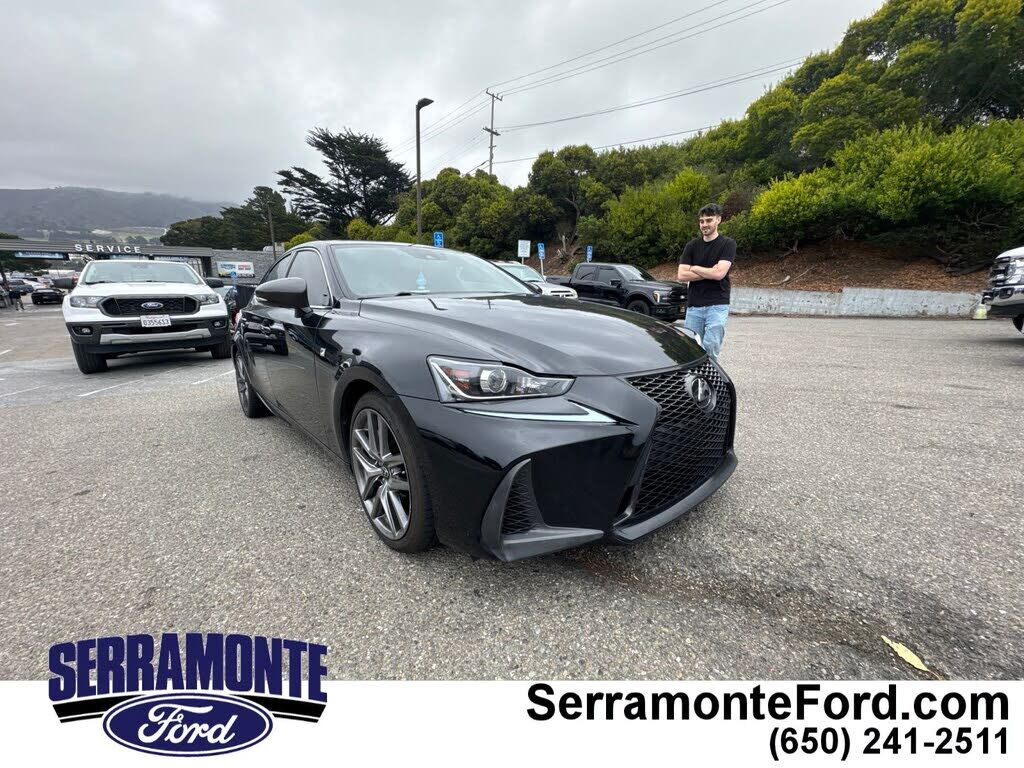 2017 LEXUS IS