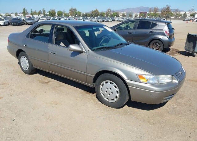 1998 TOYOTA Camry