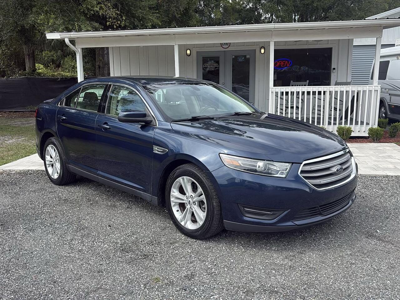 2017 FORD Taurus