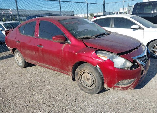 2017 NISSAN Versa