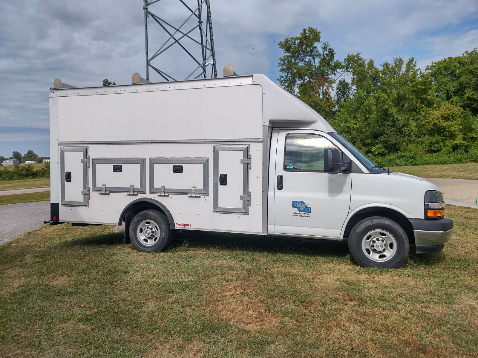 2022 CHEVROLET Express
