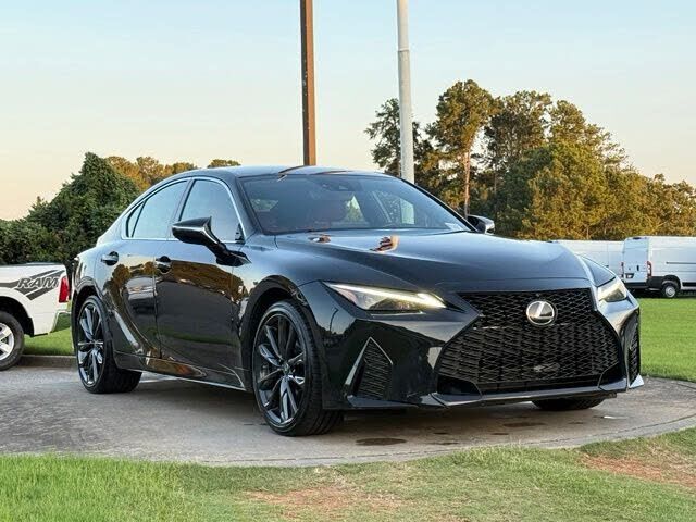2022 LEXUS IS