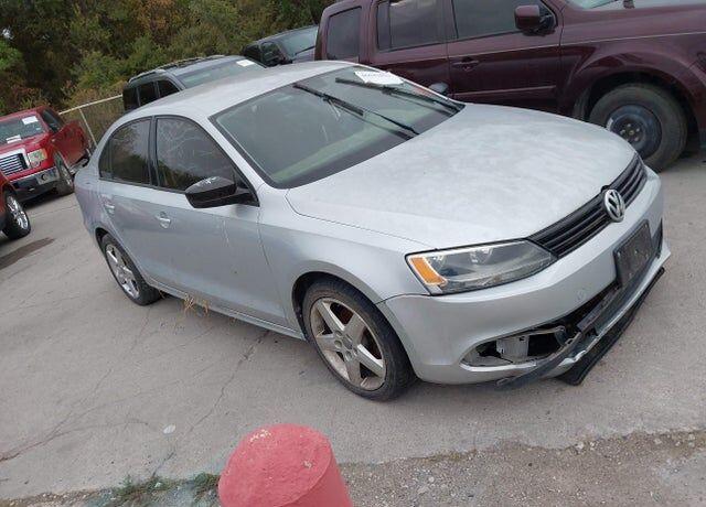 2011 VOLKSWAGEN Jetta