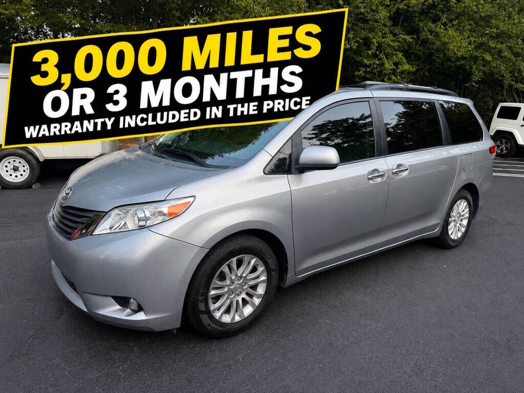 2011 TOYOTA Sienna