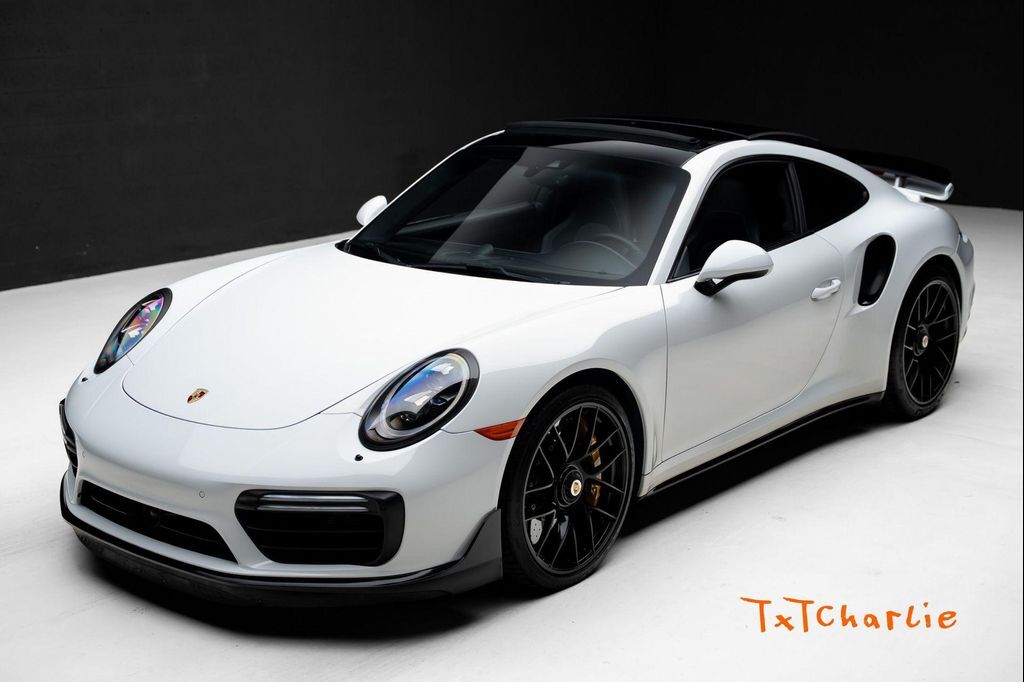 2017 PORSCHE 911