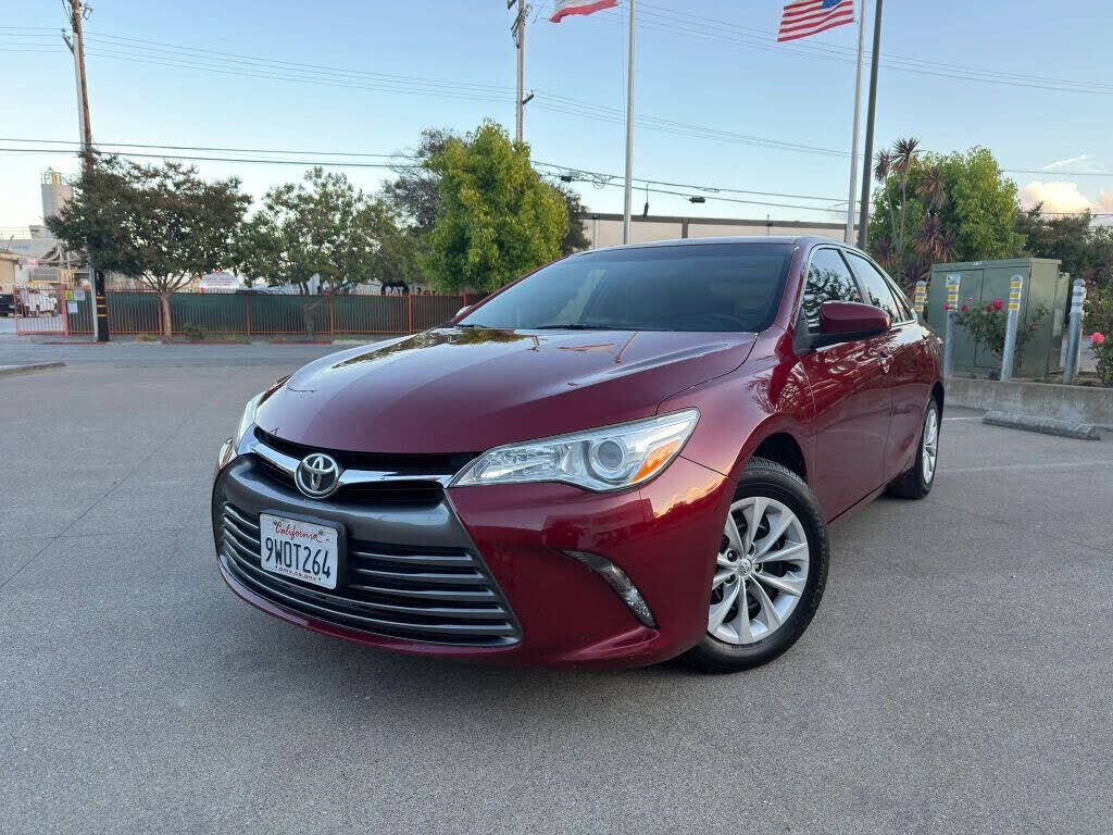 2017 TOYOTA Camry