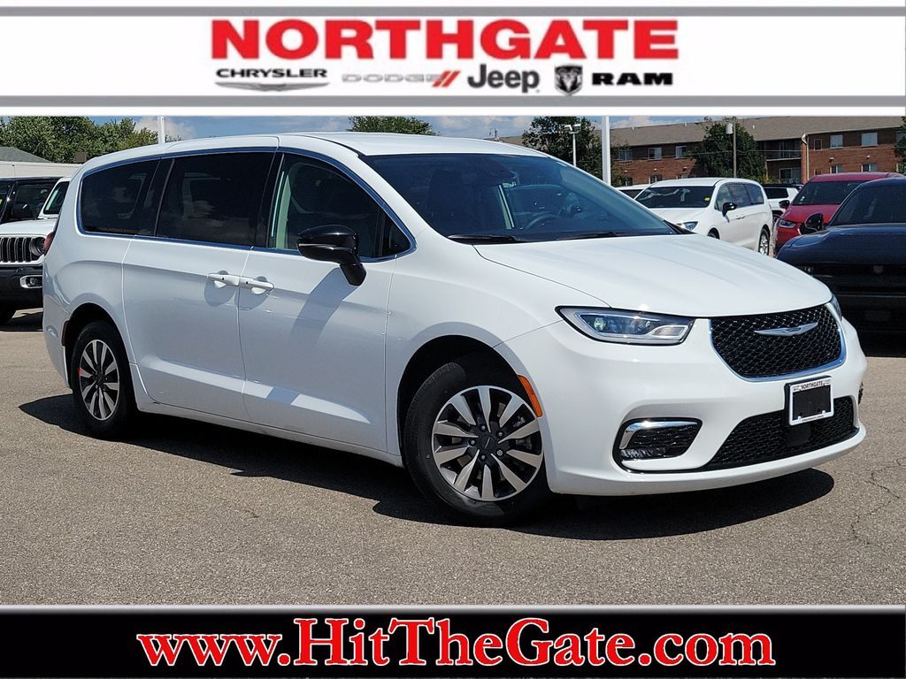 2024 CHRYSLER Pacifica