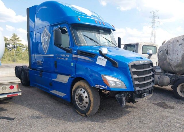 2019 FREIGHTLINER New Cascadia 126" Sleepercab