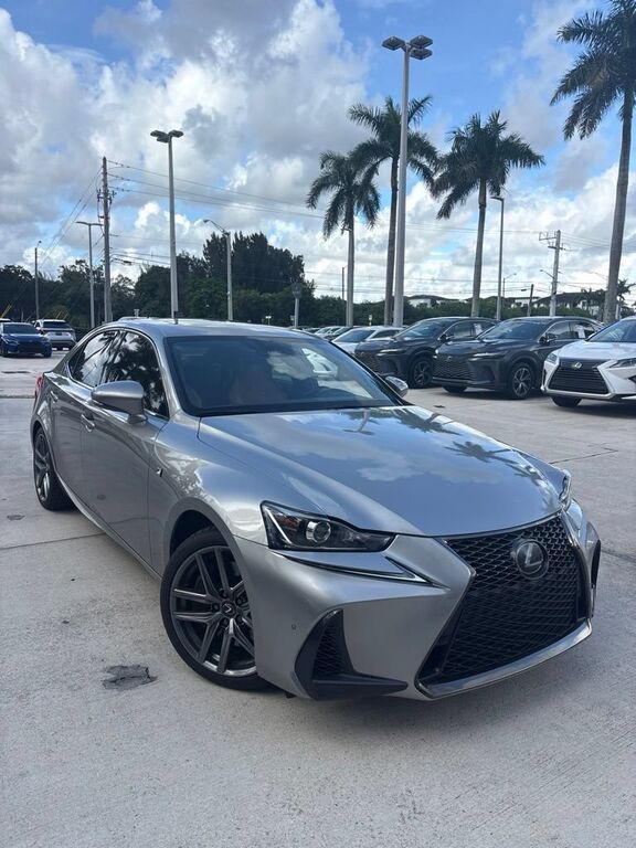 2020 LEXUS IS