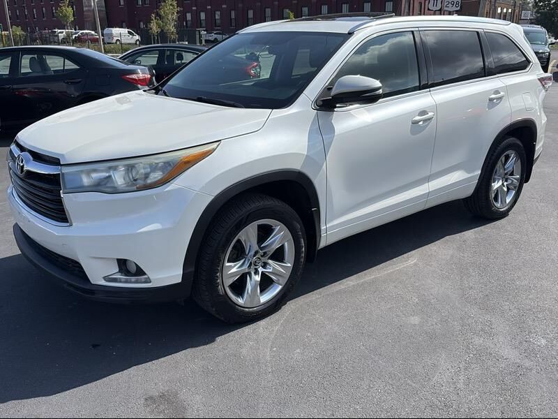 2016 TOYOTA Highlander