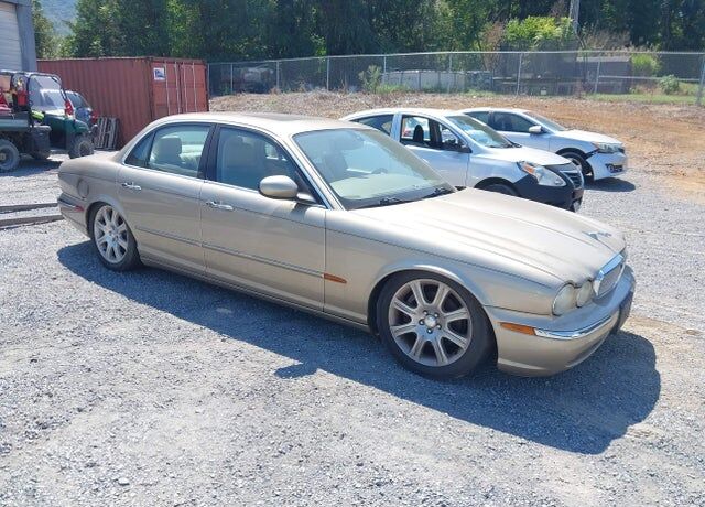 2004 JAGUAR XJ