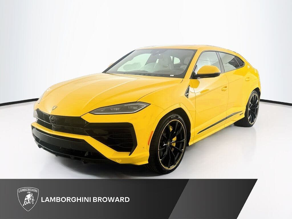 2026 LAMBORGHINI URUS
