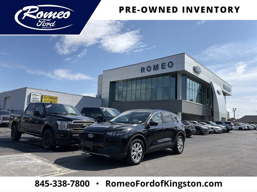 2024 FORD Escape