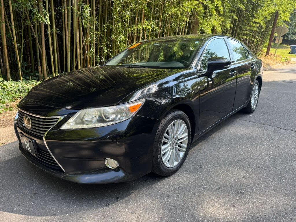 2013 LEXUS ES