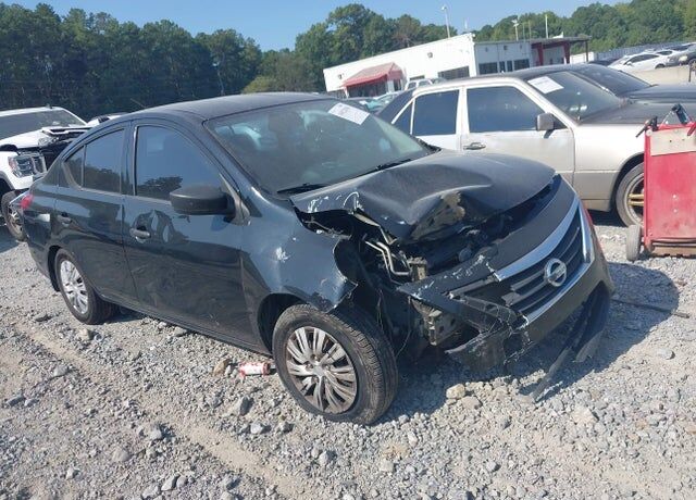 2016 NISSAN Versa