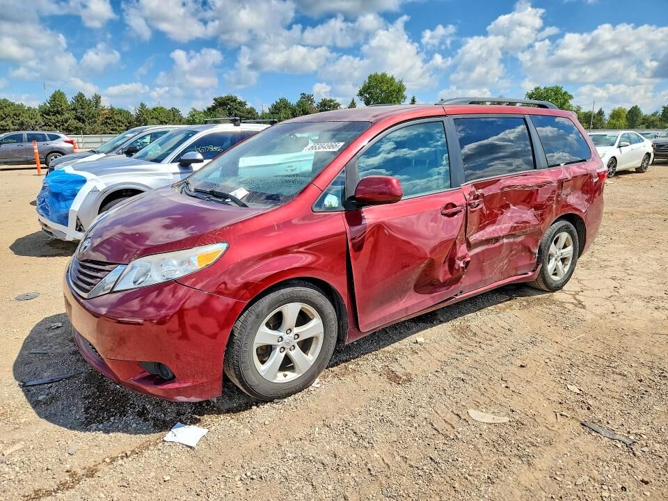 2015 TOYOTA Sienna