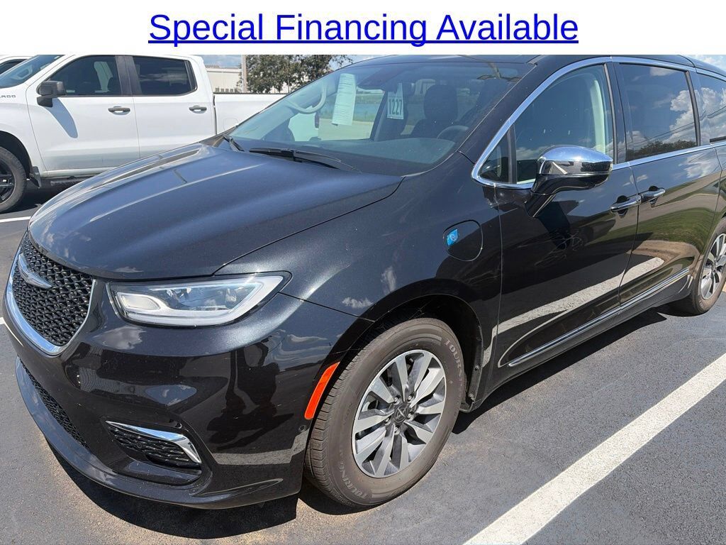 2022 CHRYSLER Pacifica
