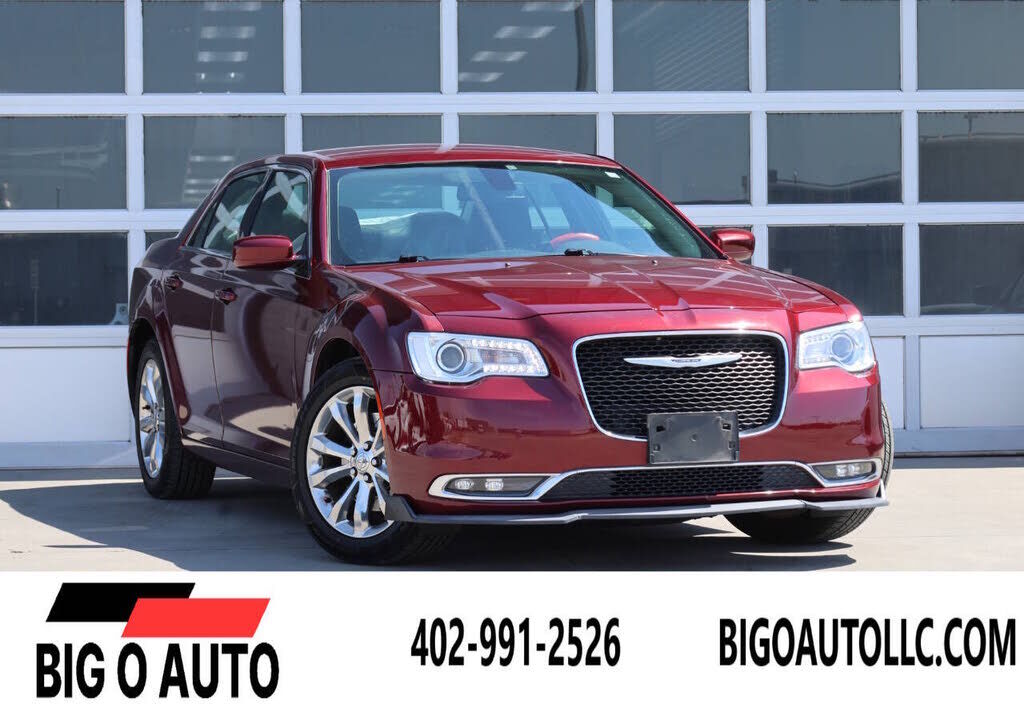 2019 CHRYSLER 300