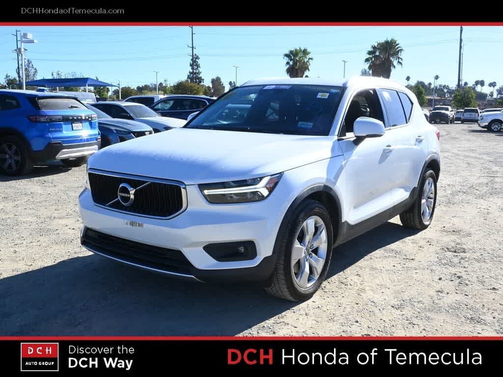 2021 VOLVO XC40