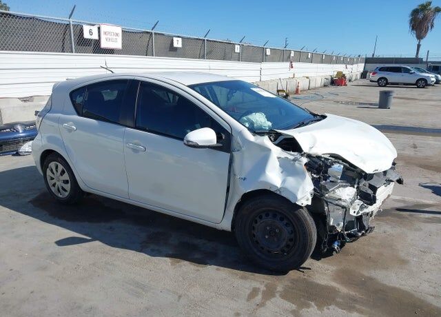2014 TOYOTA Prius