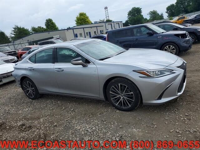 2024 LEXUS ES