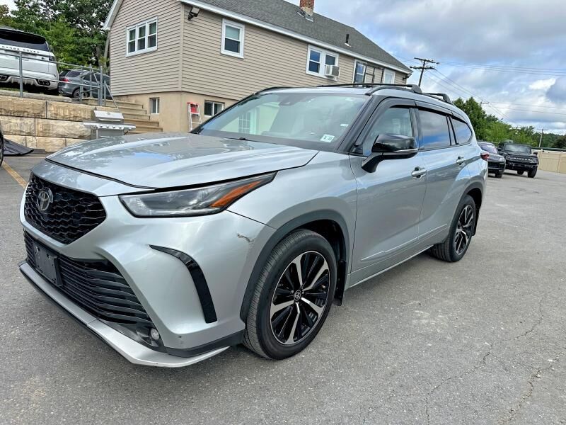 2022 TOYOTA Highlander