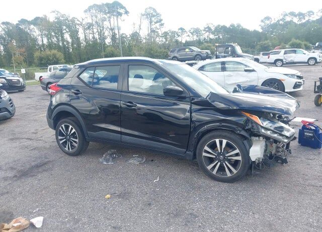 2020 NISSAN Kicks