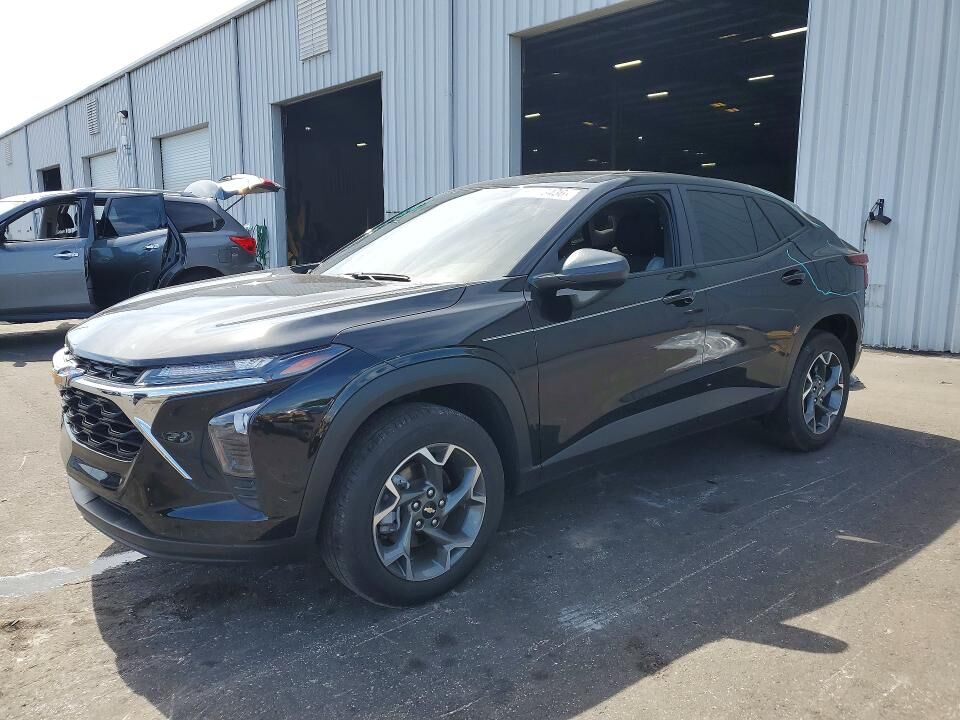 2025 CHEVROLET Trax