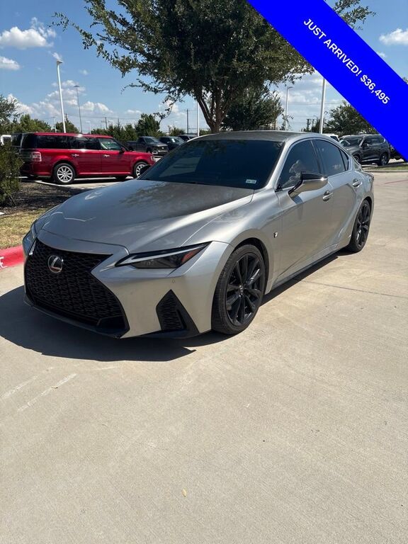 2021 LEXUS IS