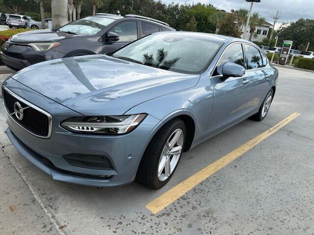 2018 VOLVO S90