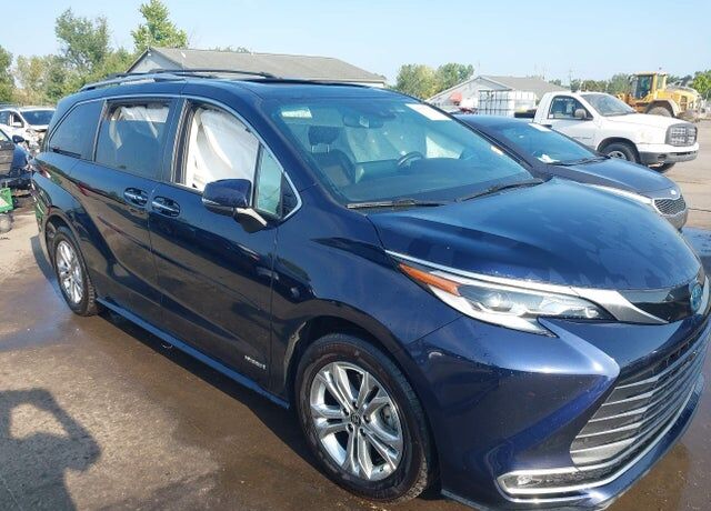 2021 TOYOTA Sienna