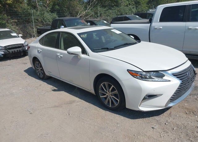 2017 LEXUS ES