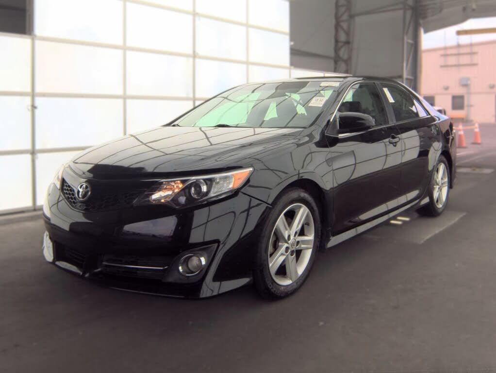 2013 TOYOTA Camry