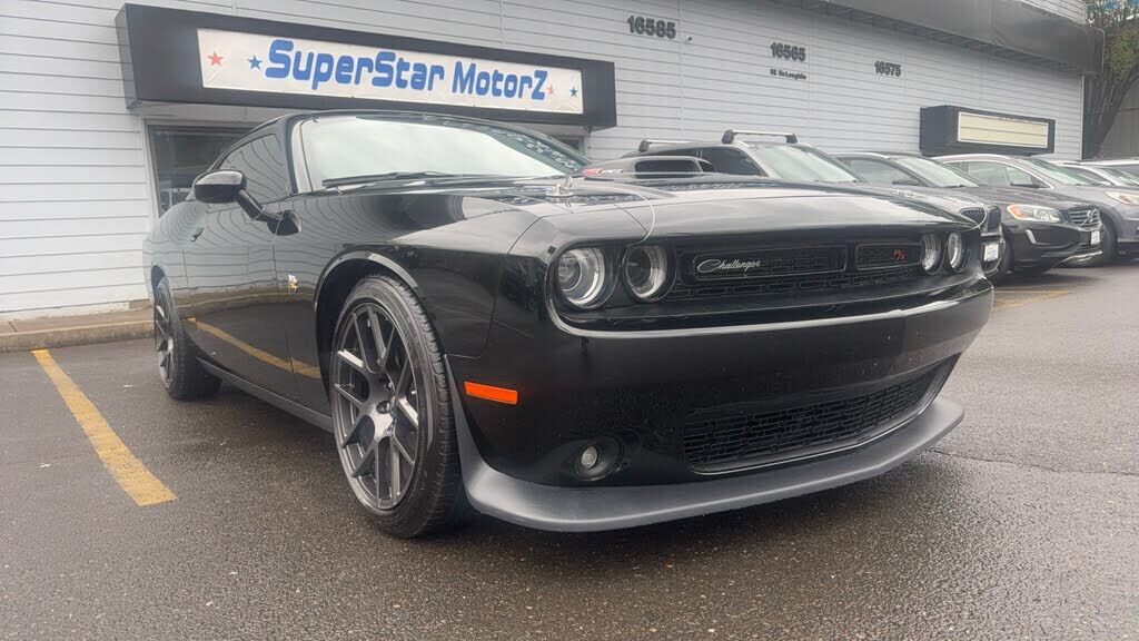 2017 DODGE Challenger