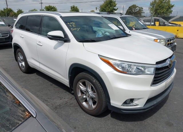 2015 TOYOTA Highlander