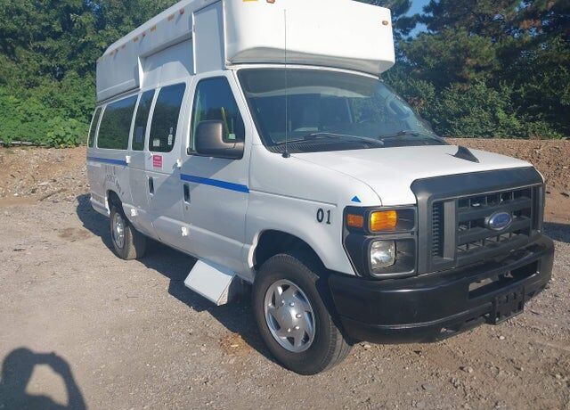 2011 FORD E-350