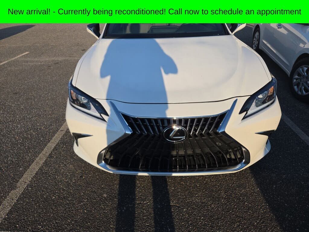 2022 LEXUS ES