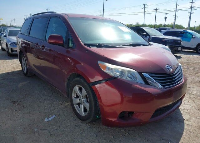 2014 TOYOTA Sienna