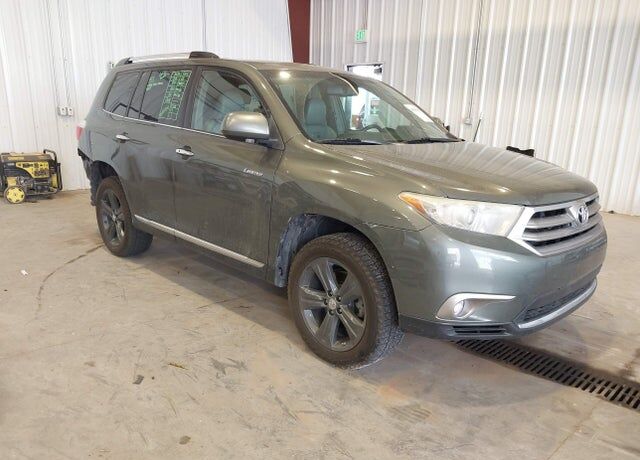 2013 TOYOTA Highlander