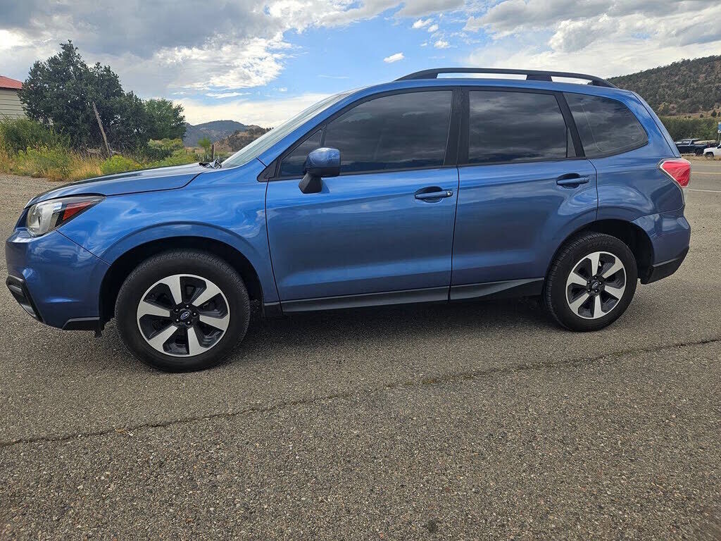 2017 SUBARU Forester