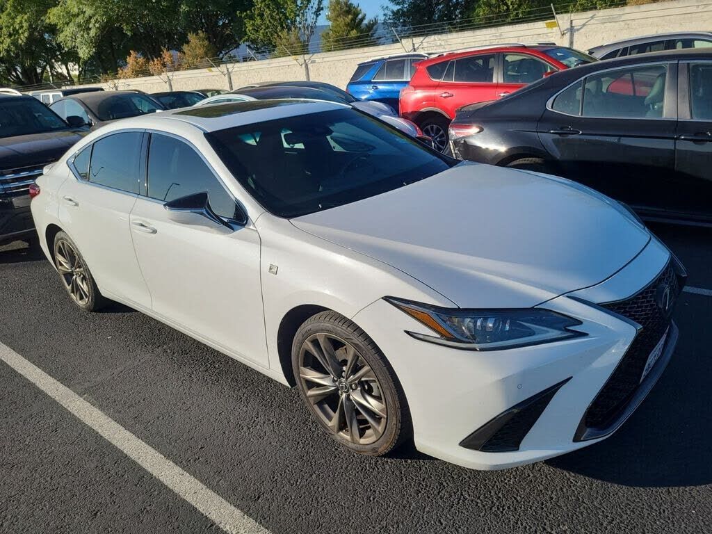 2019 LEXUS ES