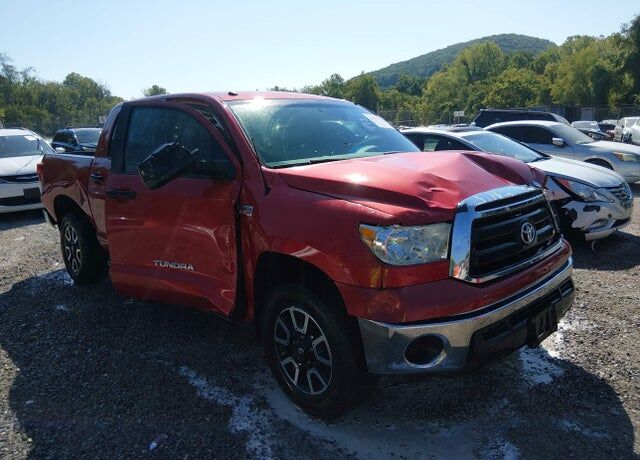 2011 TOYOTA Tundra