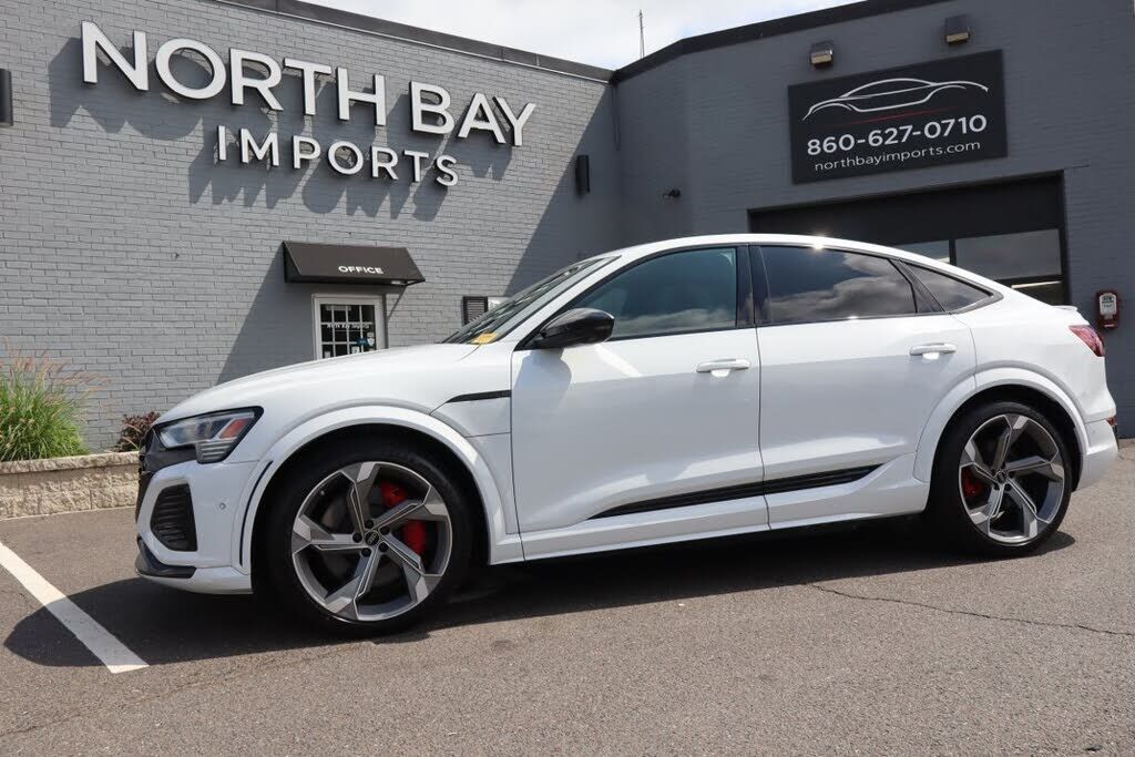 2024 AUDI SQ8