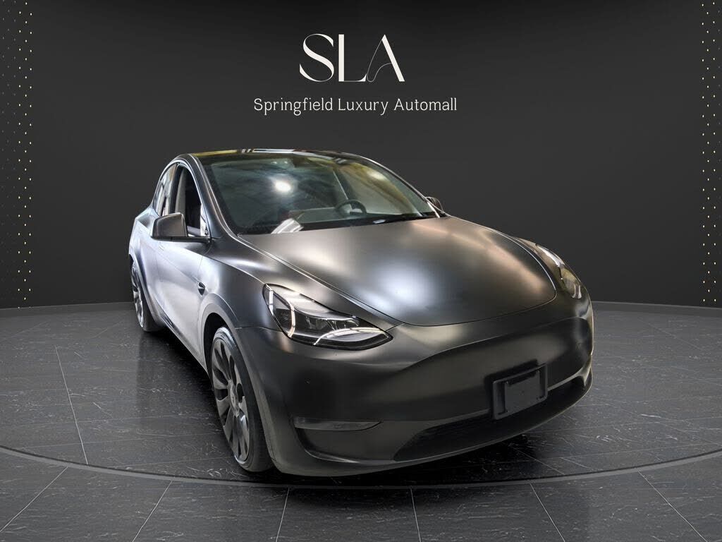 2025 TESLA Model Y