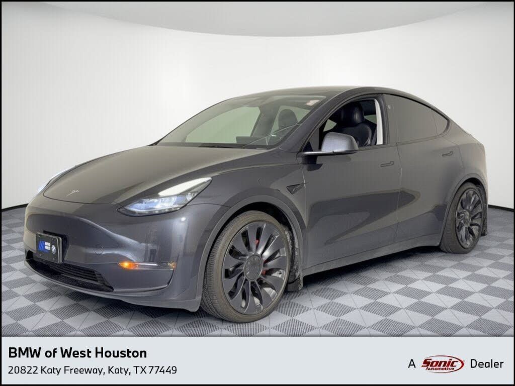 2024 TESLA Model Y