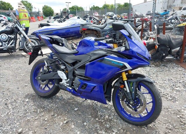 2025 YAMAHA YZF